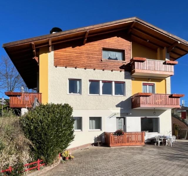 Casa Vacanze A Romeno Buitenkant foto